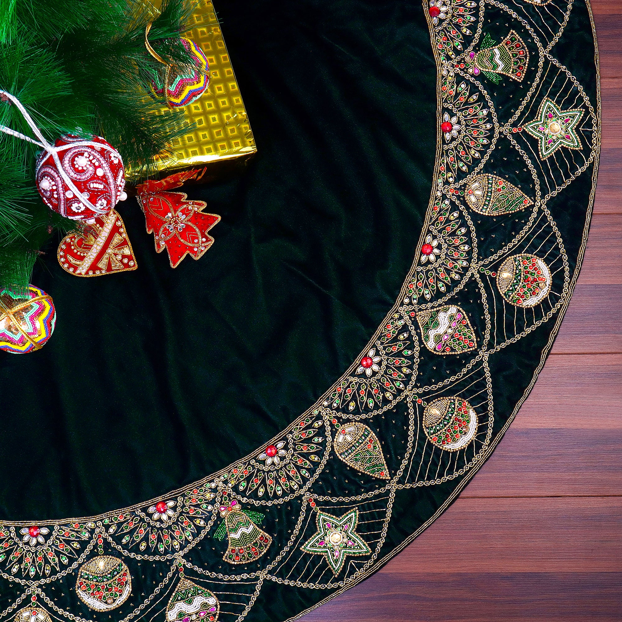 Ornament Charm Green Velvet Christmas Tree Skirt