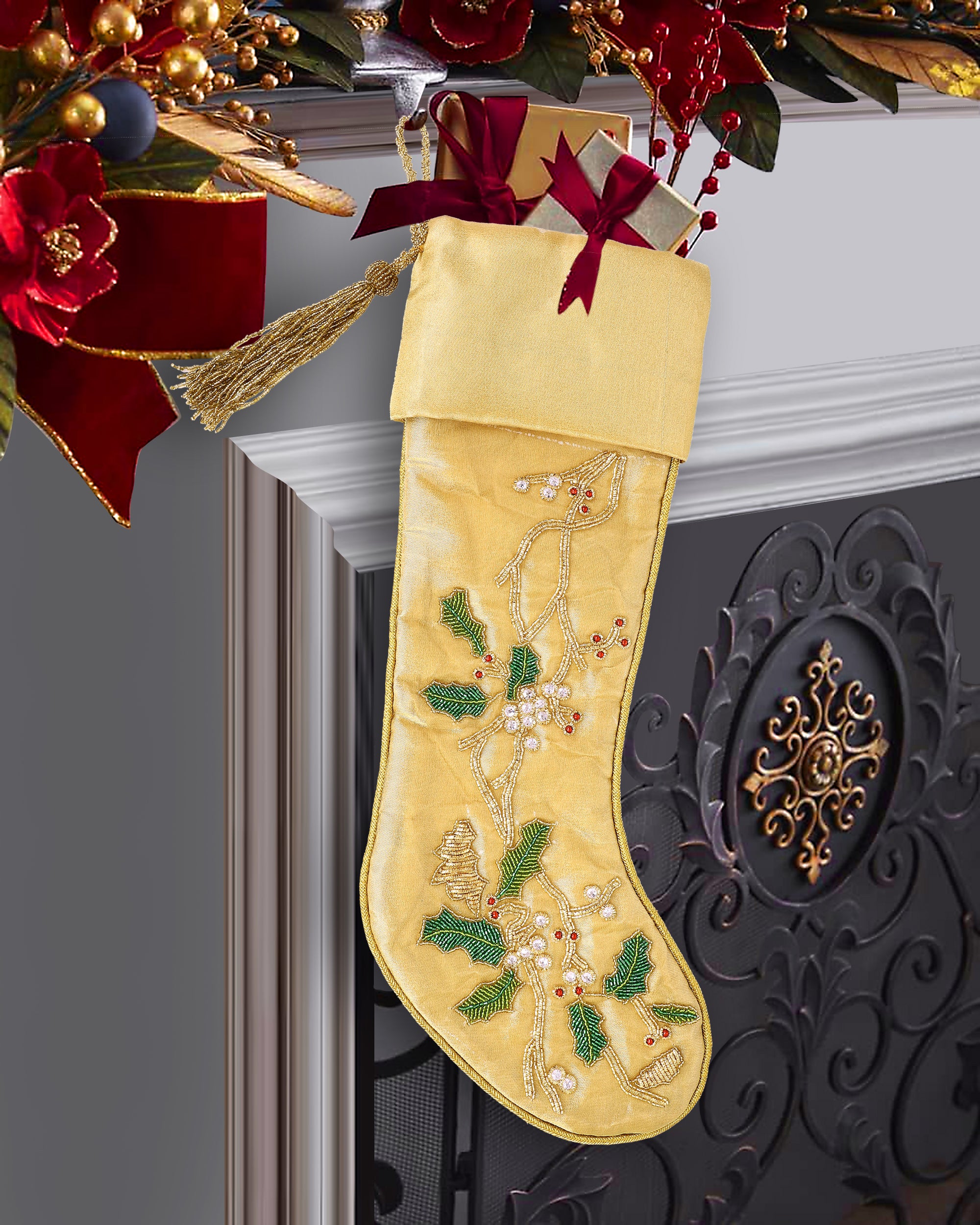 FLORAL WREATH GOLD CHRISTMAS WREATH TREE SKIRT & MATCHING CHRISTMAS STOCKING SET