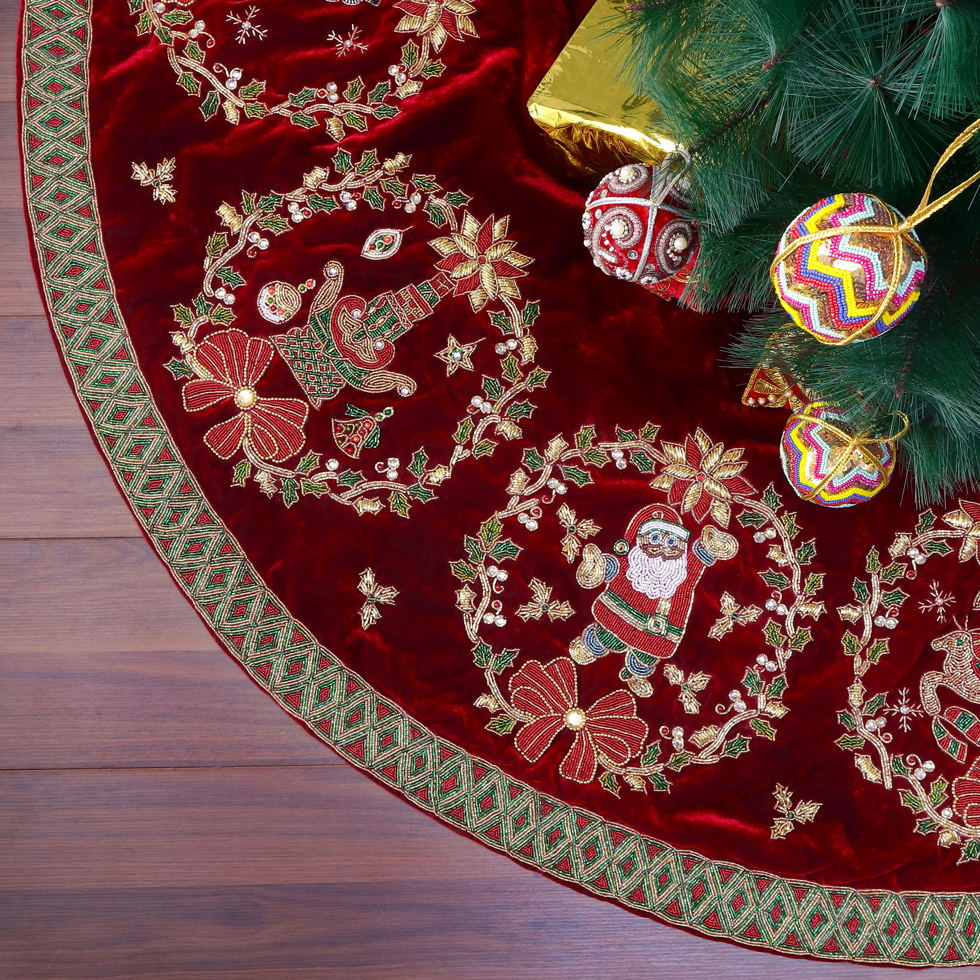 Joyful Wreath Tapestry Red Velvet Christmas Tree Skirt