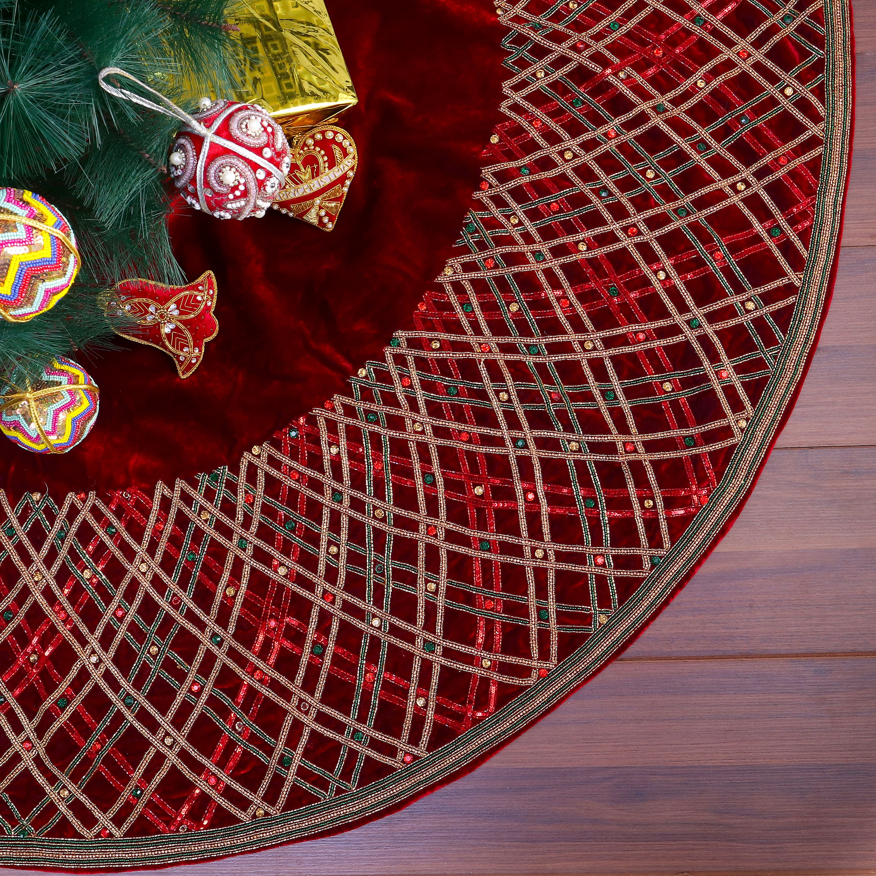 Sparkling Plaid Gemstone Red Velvet Christmas Tree Skirt