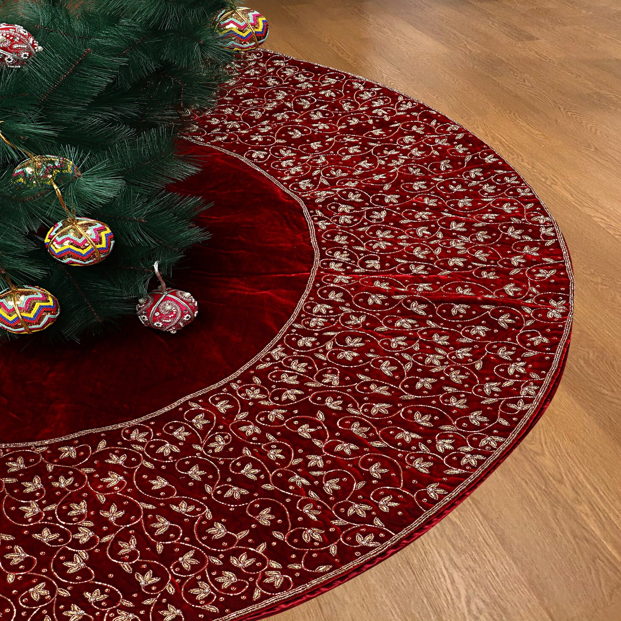 Intimate Leaf Jaal Red Velvet Christmas Tree Skirt