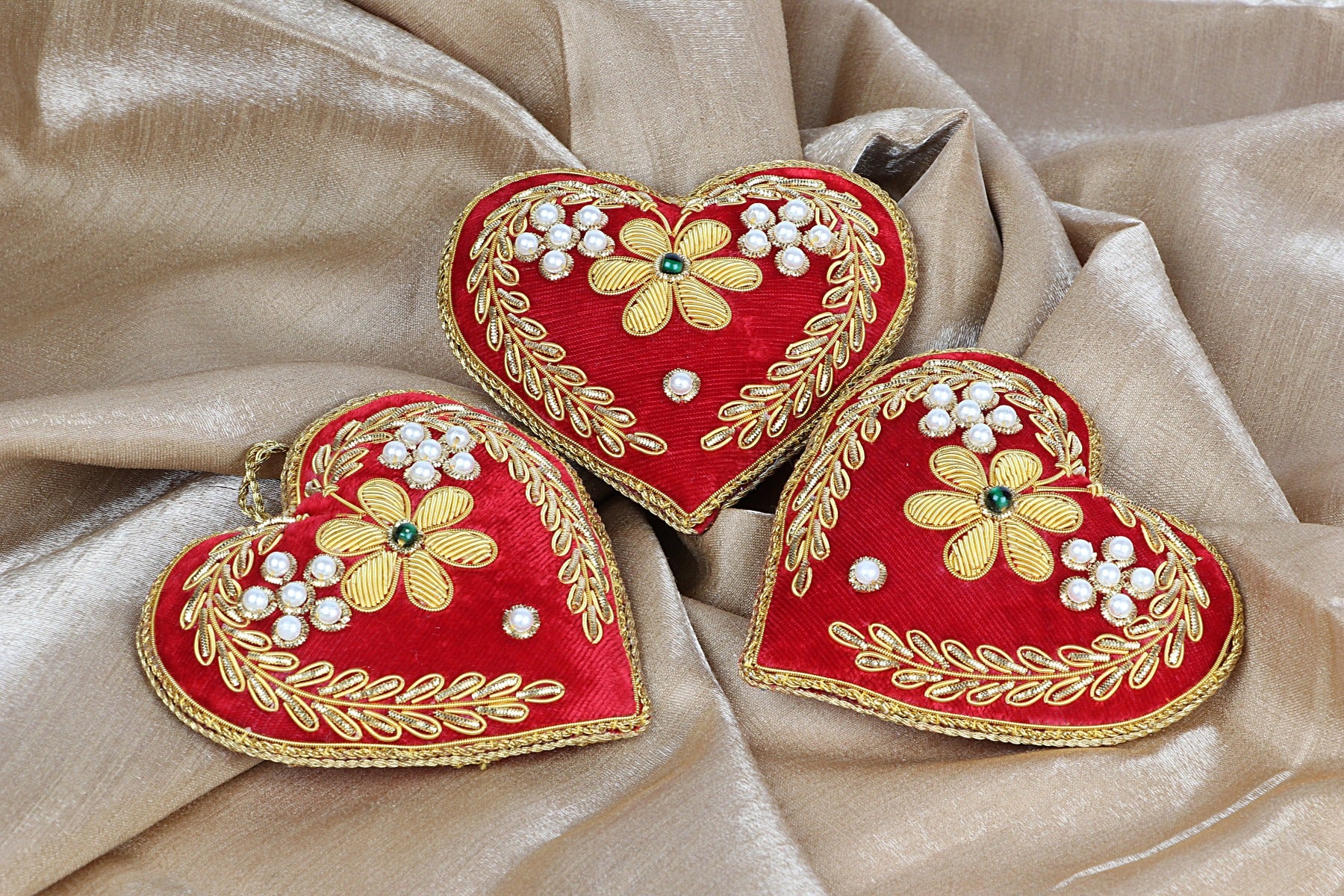 Holiday Hearts Red Christmas ornaments set of 3 pieces for holiday decor (1SET=3PC)