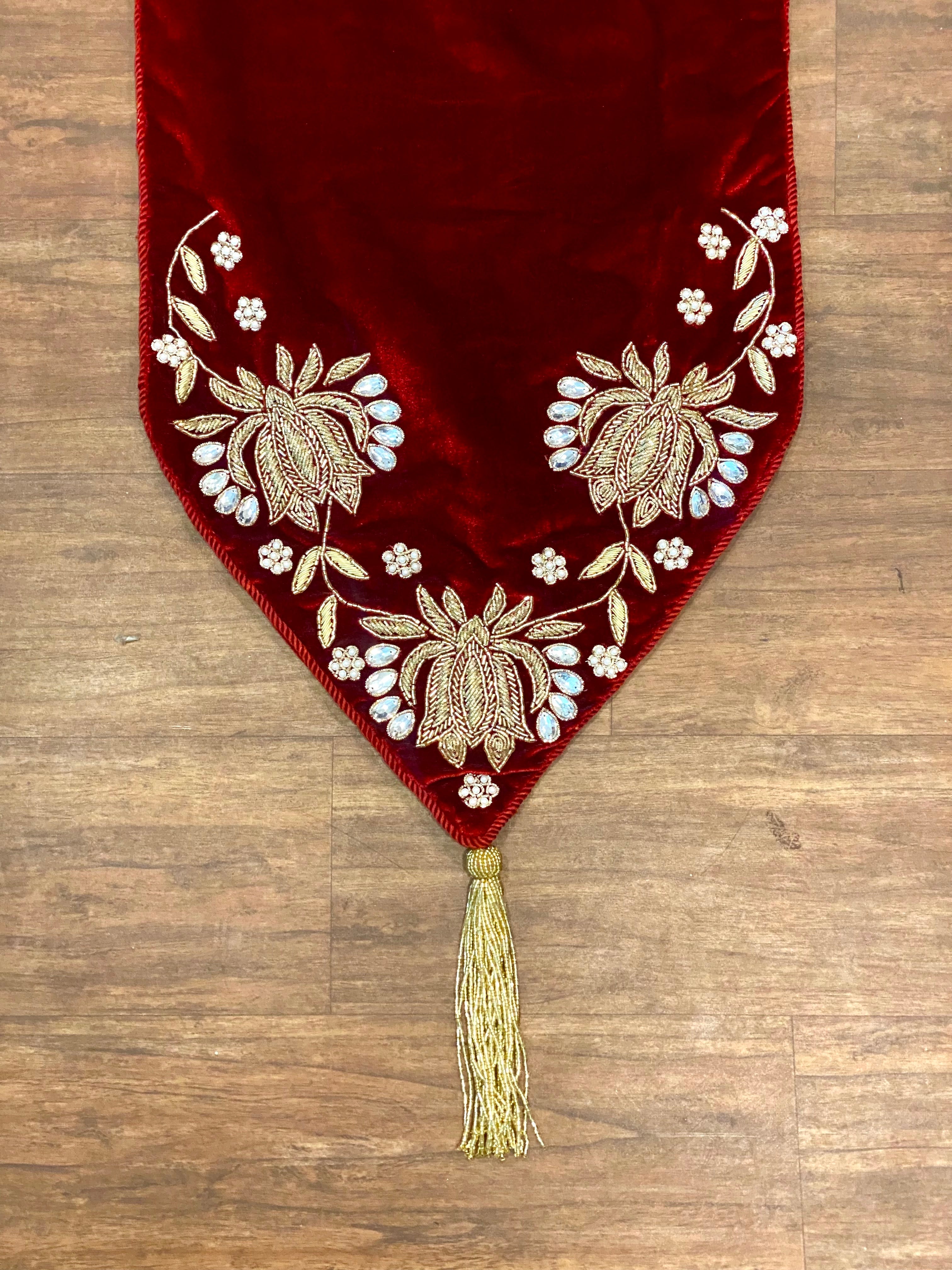 Lotus Shine - Red Velvet Decorative table runner