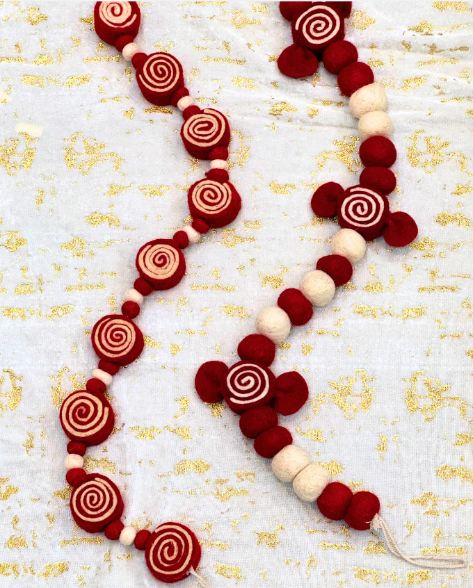 Christmas Candy Garland(set of 2 pcs) Red and white Candy christmas garland 6'. Hand Felt wool, christmas mantle decorations, Felt garlands for Christmas