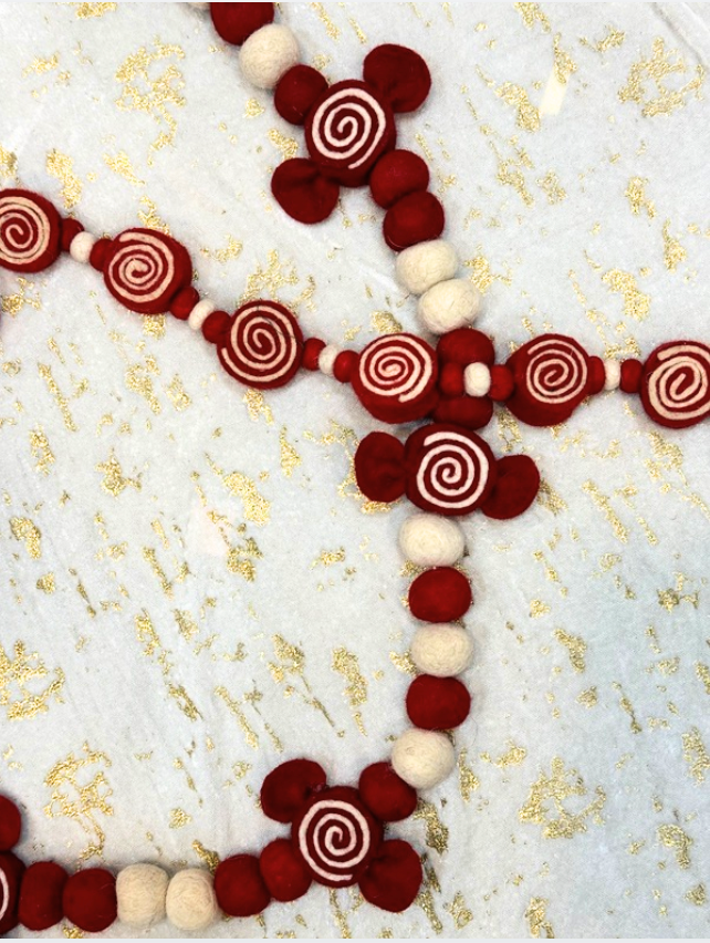 Christmas Candy Garland(set of 2 pcs) Red and white Candy christmas garland 6'. Hand Felt wool, christmas mantle decorations, Felt garlands for Christmas