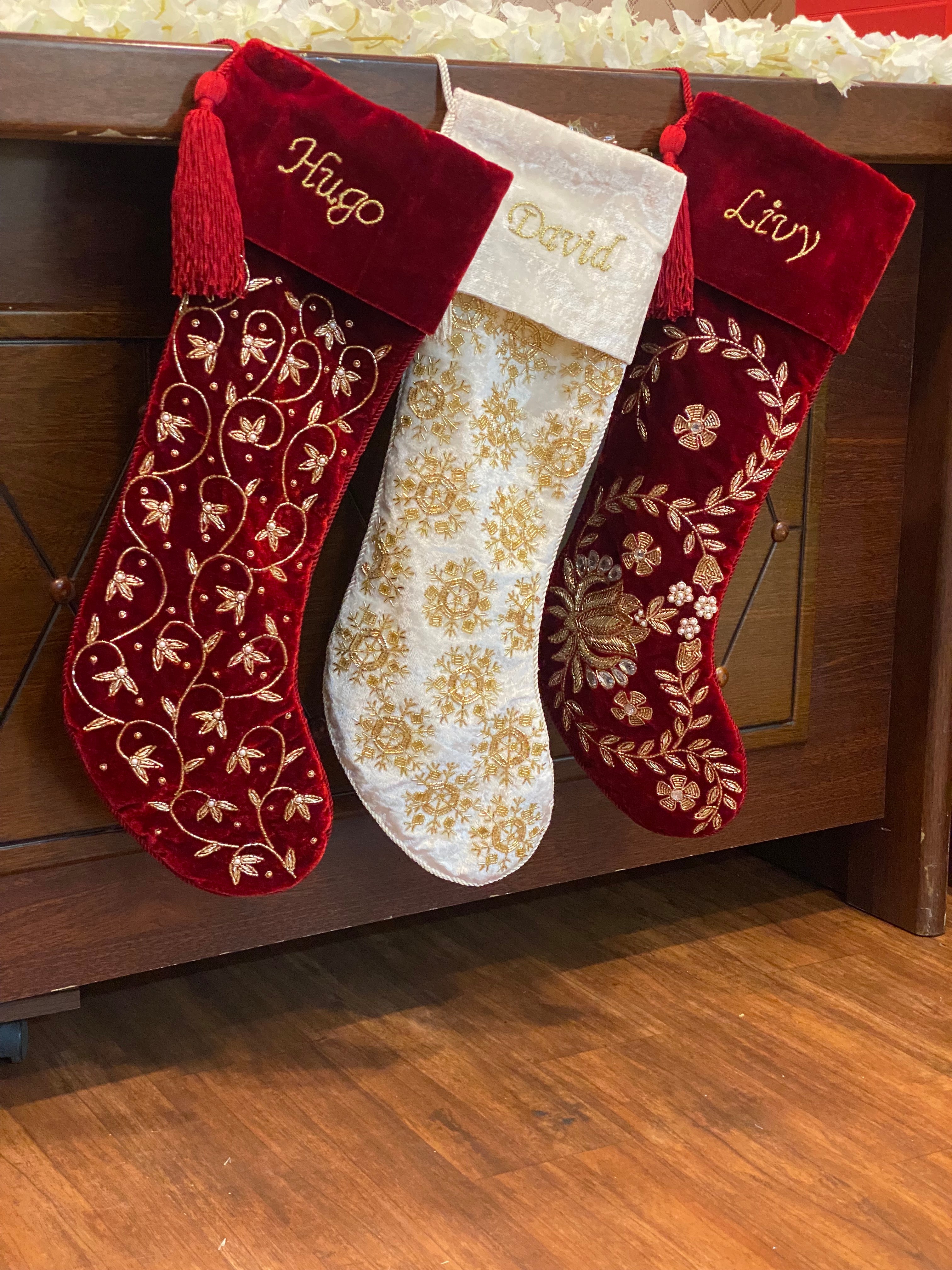 LOTUS LEAF & SNOWFLAKES RED & WHITE 3 PIECE CHRISTMAS STOCKING SET
